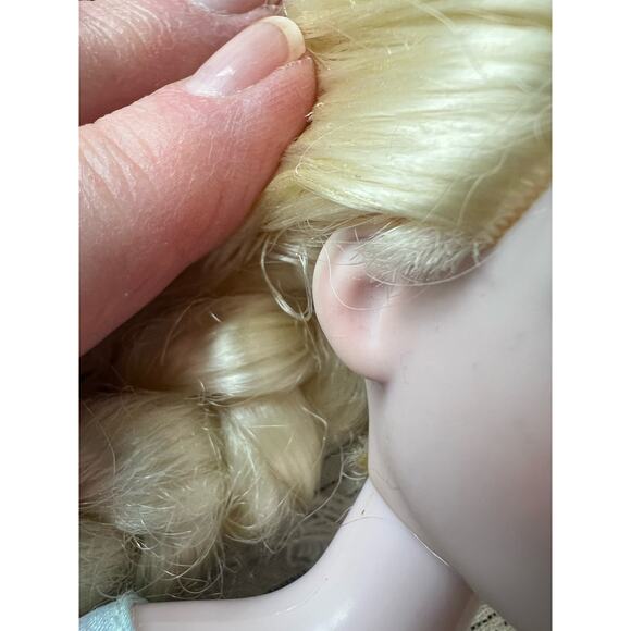 Disney Store Frozen Elsa and Anna Classic Dolls 12 Inches - Picture 7 of 8